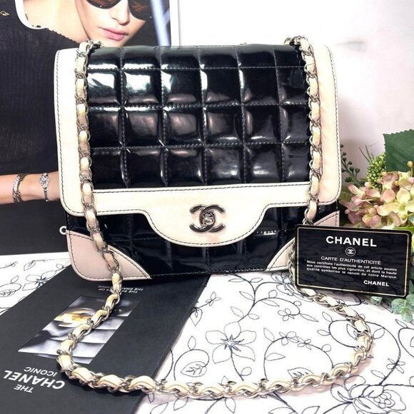 Authentic CHANEL CC Lambskin Patent Chocolate Bar Flap Bag Chain Beige Black - Picture 7 of 16